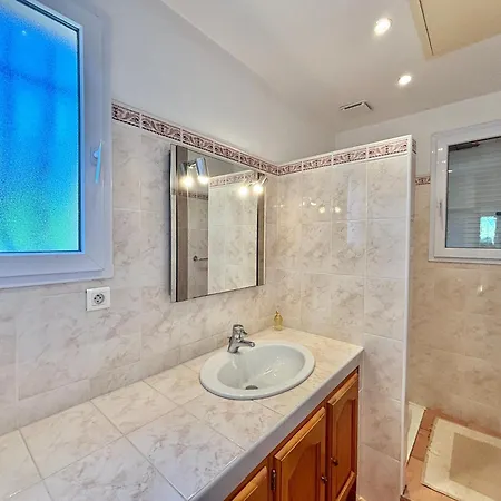 Villa Candilelli Centre De *