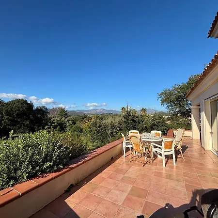 Villa Candilelli Centre De *